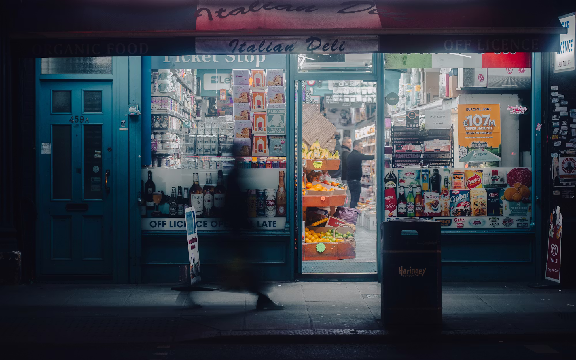 Navigating the Digital Marketplace: Trends in Online Shopping